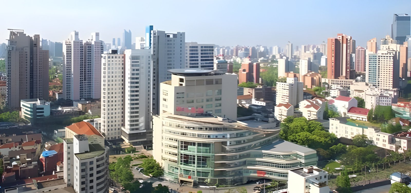 Huashan Hospital main campus view in Shanghai